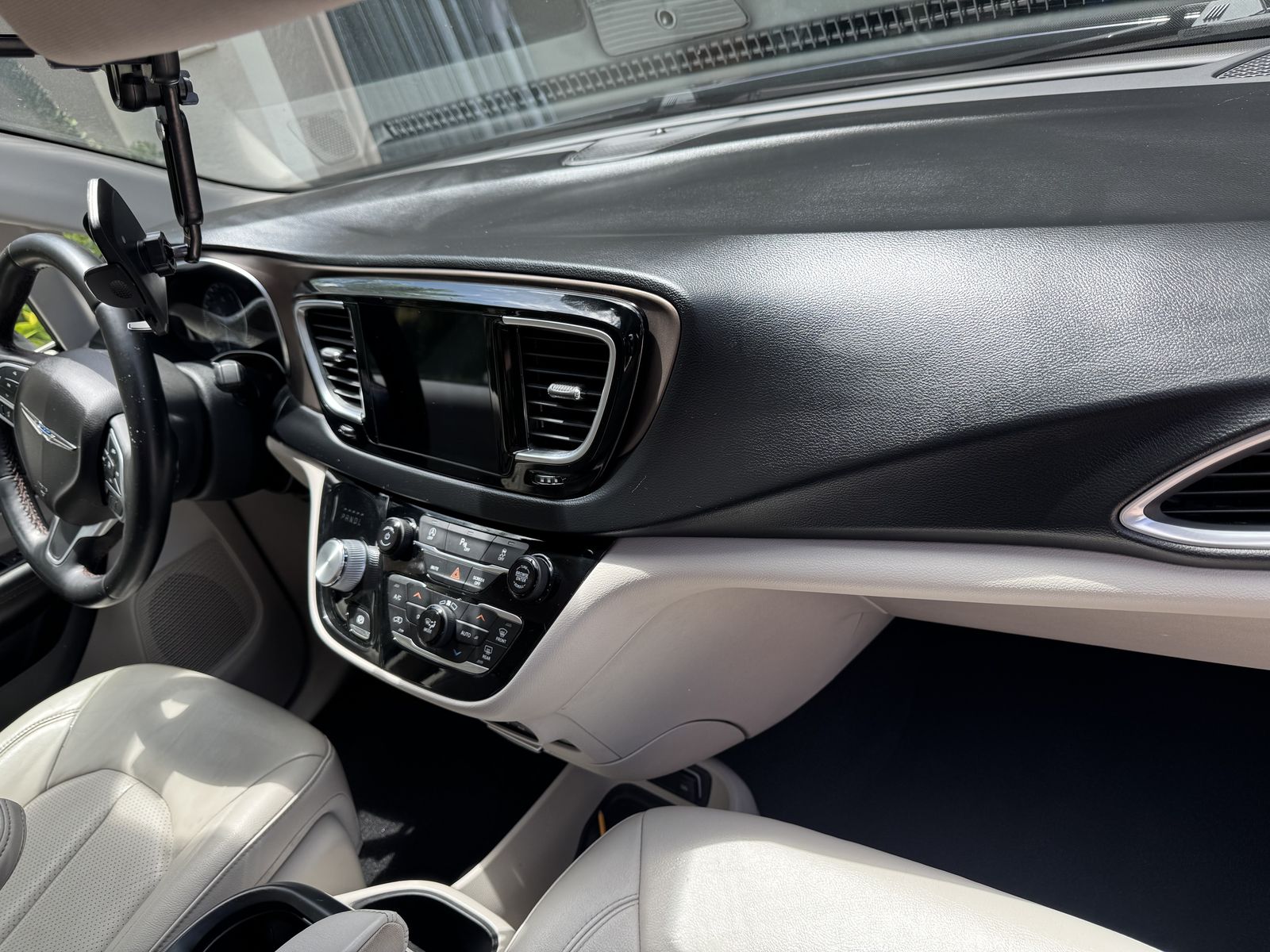 Chrysler Pacifica dash after detail