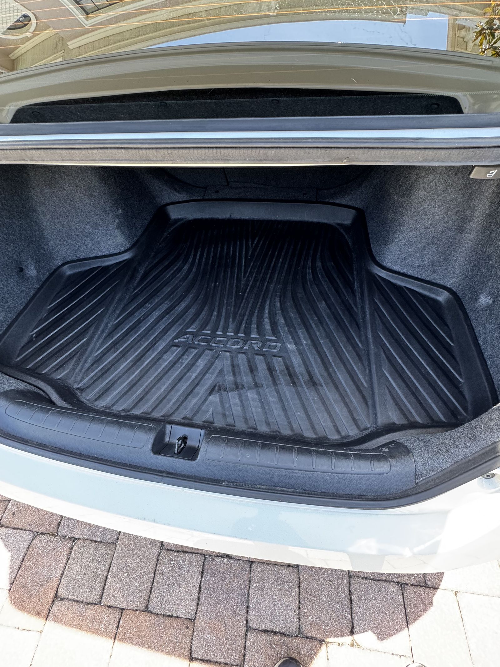 Accord trunk after detail, empty and spotless